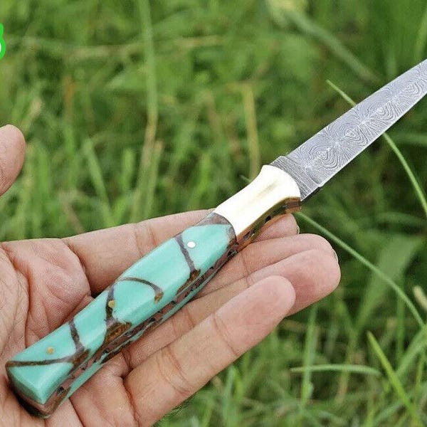 Couteau de botte de lancer en acier damas forgé à la main et RISEN avec manche en laiton