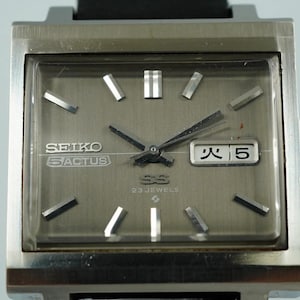 N MINT Vintage SEIKO 5 Actus 6106-5440 Automatic Black Rectangle 33mm Mens Watch