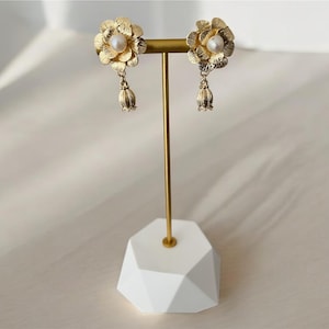 Vintage Floral Pearl Earrings, Convertible Drop Earrings, Gold Flower Dangle Earrings, Elegant Bridal Jewelry, Unique handmade earrings