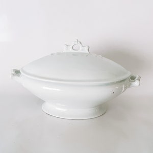 Vintage Ironstone Covered Tureen, Johnson Brothers, Modern Farmhouse Kitchen Serveware