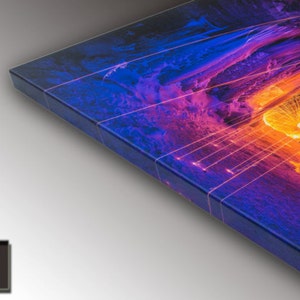 K&ouml;nnte beinhalten: Ein Leinwanddruck zeigt ein lebendiges, abstraktes Bild mit feurigen Orange- und Gelbt&ouml;nen im Zentrum, umgeben von tiefen Blau- und Lilat&ouml;nen. Der Text "Your Art & Photos On CANVAS" ist &uuml;ber der Schaltfl&auml;che "Get Started" zu sehen.