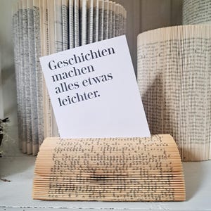 Gefaltetes Buch, Buchfaltkunst, Deko-Objekt aus Papier, Kartenhalter aus Papier, Visitenkartenhalter aus Papier