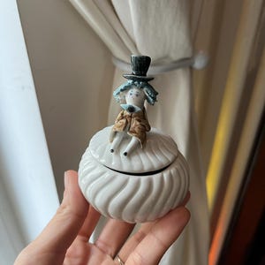 Porcelain handcrafted jewellery storage, collectible porcelain container with figurine