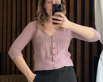 cardigan court D&G lilas vintage, pull doux en laine et angora