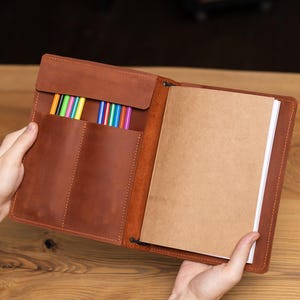Couverture de carnet de croquis en cuir faite main, couverture de carnet de croquis personnalisée, support de carnet de croquis en cuir, carnet de croquis en cuir rechargeable, journal d&#39;artiste
