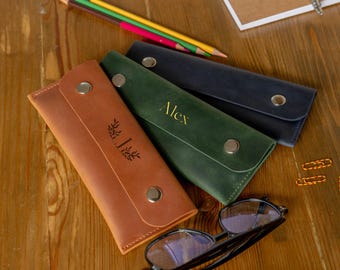 Étui à crayons en cuir gravé, étui à stylos personnalisé, étui à crayons avec initiales, porte-crayons en cuir, pochette à crayons personnalisée