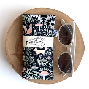 Cottage core fox and mushroom padded eye glass case, fabric soft sunglasses pouch, Eye Glass Case, eyeglass sleeve, reading glasses case