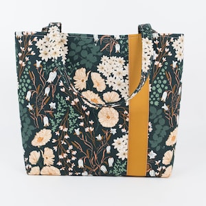 Women&#39;s shoulder bag in floral print, large tote bag, big tote bag with pockets, shoulder bag, fabric handbag