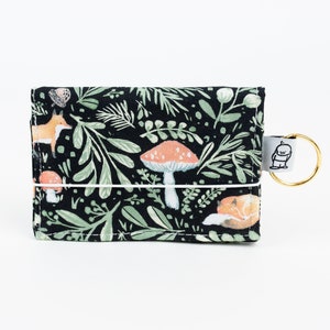 Cartera con estampado de hongos y zorros, tarjetero reutilizable, tarjetero de visita, billetera pequeña, regalo por menos de 30 dólares, billetera plegable, billetera delgada
