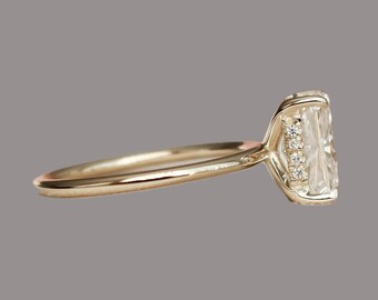 3.46 TCW ラディアントカットダイヤモンドのエンゲージリング、隠れた