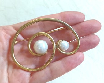 Vintage 1960s Double Spiral Brooch Pin, Gold-Tone Metal with Imitation Pearls