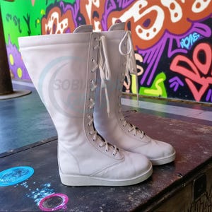 Botas de luta livre profissional, cano alto, cor branca, 100% couro legítimo, feitas à mão, com cadarço. imagem 3