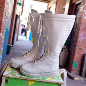 Botas de luta livre profissional, cano alto, cor branca, 100% couro legítimo, feitas à mão, com cadarço. imagem 9