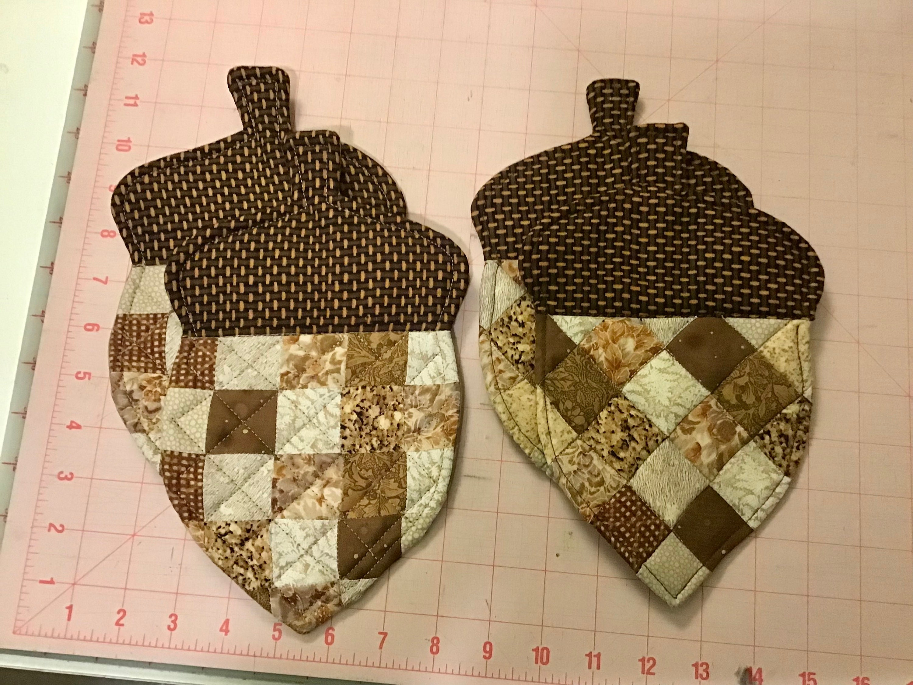 Way Cute, Fast & Easy Quilted Acorn Potholders-Thanksgiving