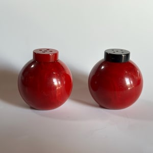 Rare Vintage Art Deco Bakelite Salt & Pepper Shakers - Marbled Red Ball Design (c.1930s, USA)