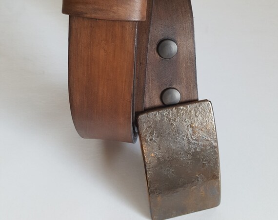 Belt & Buckle SET Hand Forged Hypoallergenic Belt Buckle w/ Hand Dyed Leather Wood Grain Snap Belt Accessories For Men or Ladies Jeans