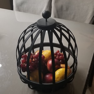 Metalen fruitkluis, metalen fruitmand, metalen fruitschaal en deksel, aangepaste fruitdisplay voor commercieel of residentieel, fruitschaal, fruitmand