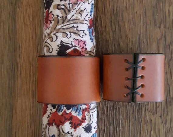 2 Leather Napkin Rings Hand Dyed DarkTan w/ Black ~ Hostess Gift ~Wedding ~ Dining ~ Alfresco ~ Housewarming ~ Home Decor ~ Gifts for Chefs