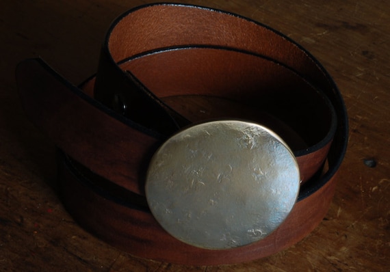 Round Belt Buckle Unisex Gold or Silver Dress Belt Buckle Runway Accessory Hammered Original Round Jewelry For Wide Leather Belt for Women
