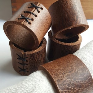 Leder Serviettenringe Casual Esszimmer im Freien Hostessen Geschenk Housewarming Geschenk Wohnkultur Esszimmer Leder Zubehör Esszimmer Zubehör