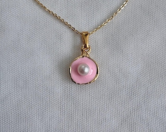 Oyster Shell Pearl Necklace - Mermaid Necklace , Gold Plated Seashell Necklace - Gift for Her