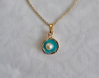 Oyster Shell Pearl Necklace - Mermaid Necklace , Gold Plated Seashell Necklace - Gift for Her