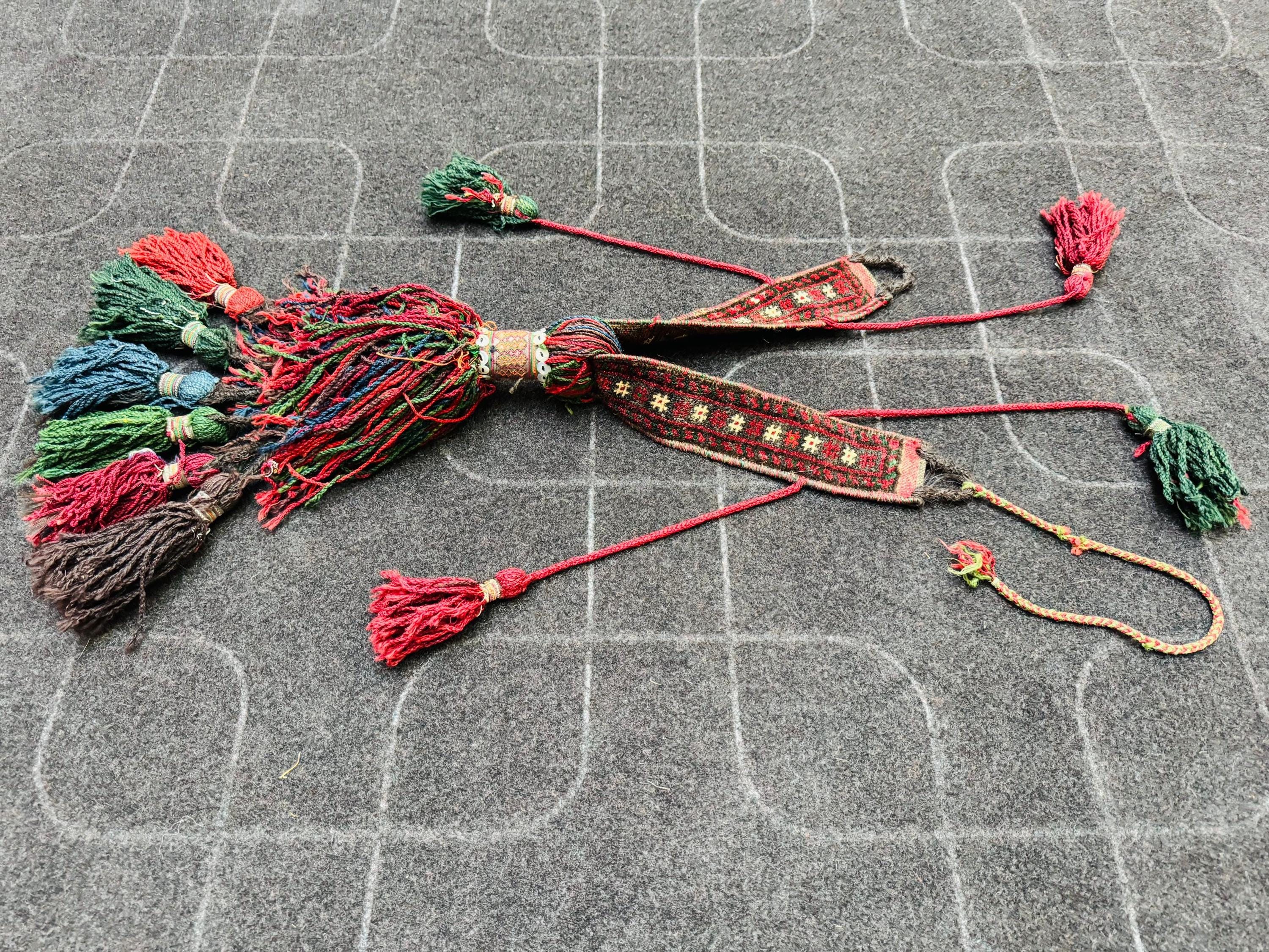 ラグ・カーペット Sistan baluch camel neck band Sistaan Balochのヴィンテージ・トライバル・アニマルトラッピング