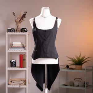 Archival Cop Copine Helens Gilet Y2K Asymmetrisk Frack Väst Beige Draperad Rygg Cyber Grunge Subversiv Basics Storlek S M