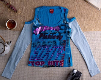 Archive Piece Miss Sixty Top Y2K Cold Shoulder Metallic Foil Print Disco Blue Long Sleeve Cyber Y2K Graphic Grunge Made in Italy S