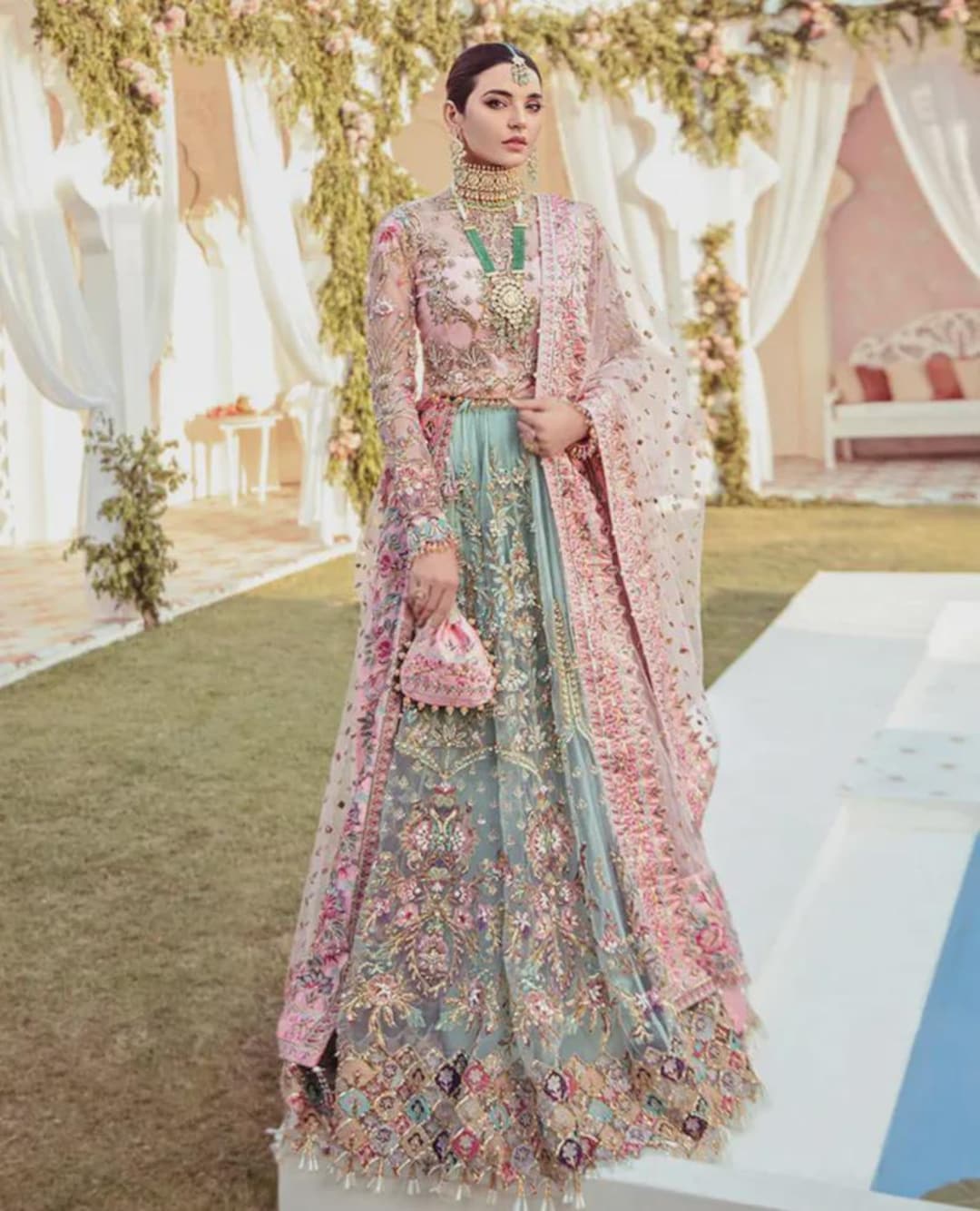 パキスタン/インド　ウェディングドレス il_1080xN.6884484228_r0f5.jpg