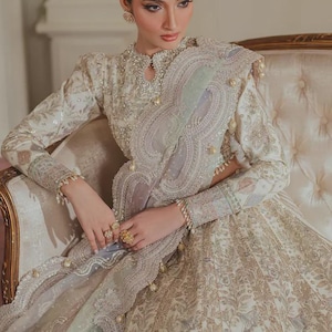 Vestido de novia indio pakistaní con bordado personalizado para mujer, vestido de novia con bordado pesado, lehenga choli anarkali, vestido maxi nikkah de diseñador, atuendo mehendi