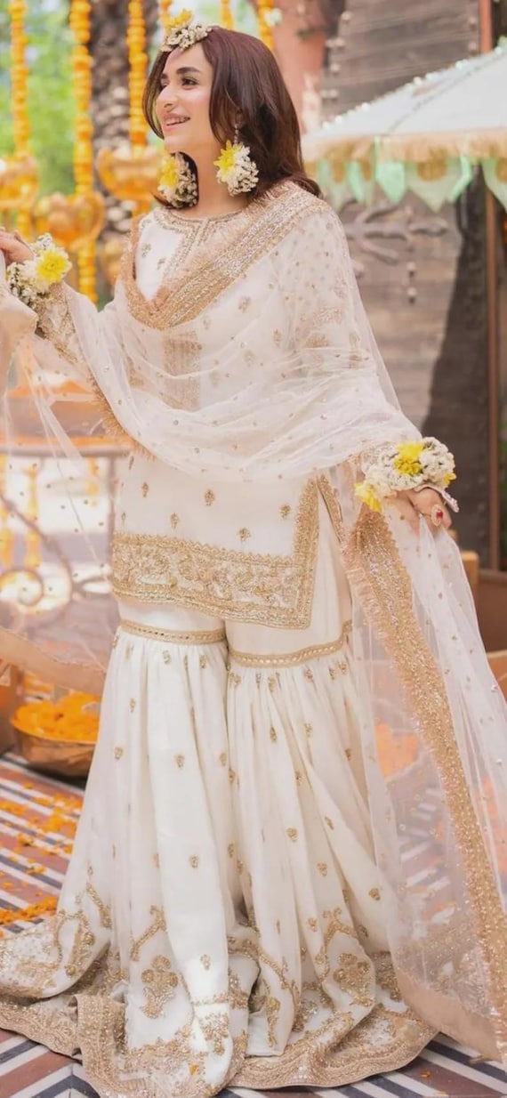 nikkah dress roop Pakistani wedding bridal dresses mehndi nikkah outfits – Zenia main image 0