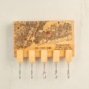 Porte-clés personnalisé pour mur, plan de la ville, porte-clés personnalisé, organisateur d'entrée avec crochets, cadeau de pendaison de crémaillère pour les couples