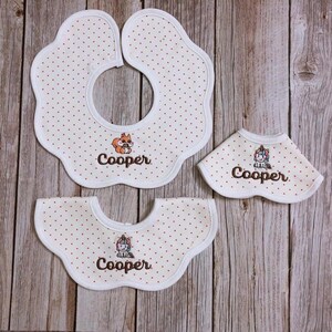 Personalized Baby Bib Set with Embroidered Name & Pet Icon – Custom Bibs Gift for Newborn, Baby Shower, Cute Feeding Accessory