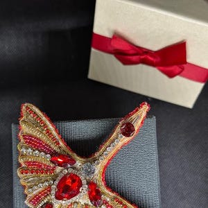 Embroidered Red Crane Brooch–Unique Beaded Bird Jewelry, Luxury Crystal Pin,Red Crane Brooch,Gift for Women,Fashion Accessories