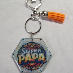 Porte-clés "Super Papa" fait main – Cadeau unique pour papa