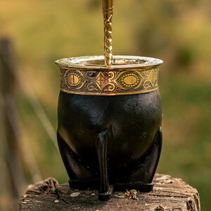 Imperial Mate Gourd and Leather with Carved Alpaca Ferrule