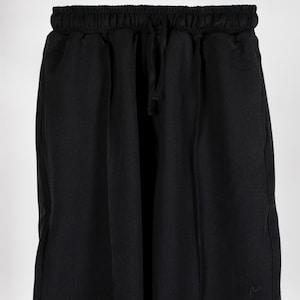 Unisex Black Relaxed Fit Shorts – Minimalist & Comfortable