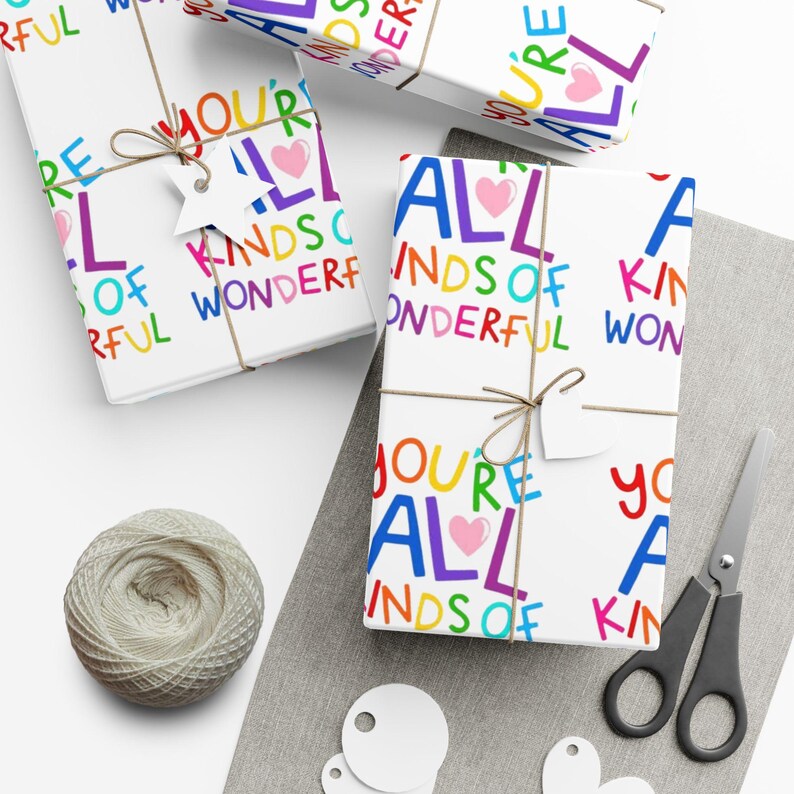 Kleurrijke regenboogcadeauverpakking | Milieuvriendelijk, satijn of mat afbeelding 9