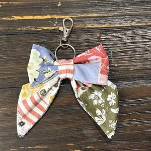 Bow Keychain