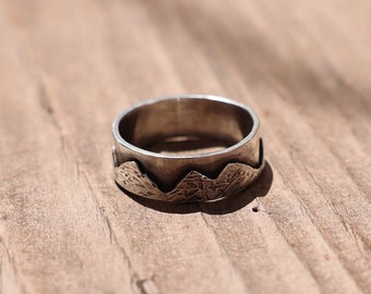 Mountain Ring size 8 in Sterling Silver