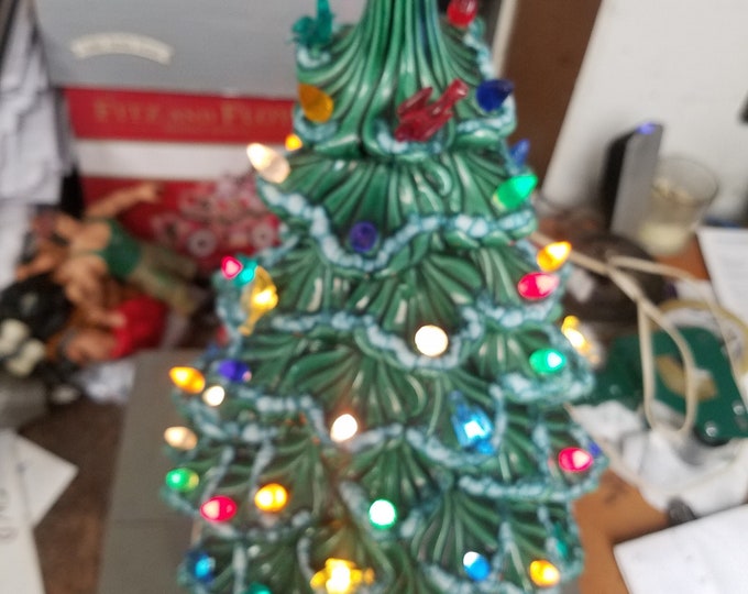 Vintage 1978 20 Atlantic Mold Christmas Tree With Lighted Base and