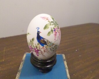 in it/'s own case to protect this delicate object Made in China, Birds with flowers Unique Handpainted Egg