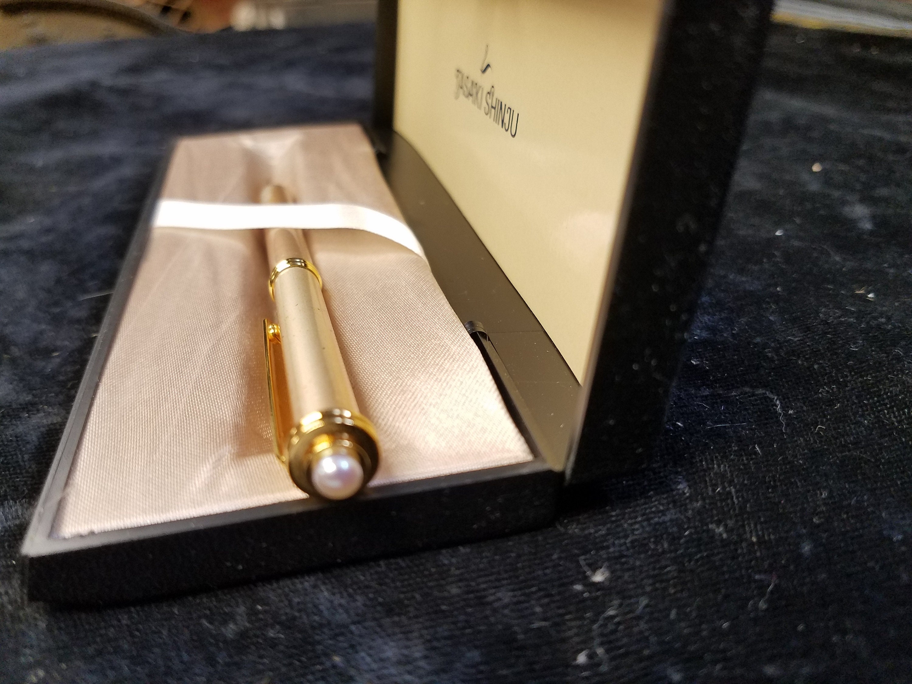 JAS SELECTION TASAKI SHINJU ポールペン Tasaki Shinju Ballpoint Pen in Original Case With Pearl on Top - Etsy