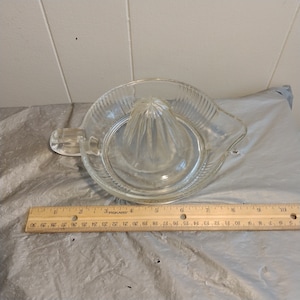 Vintage Clear Glass Juicer Citrus Reamer
