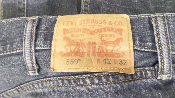 Vintage Levi 559 Jeans, 42x32 - image 3