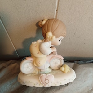 3-częściowa figurka Enesco Precious Moments i przypinki, Precious Moments 136255B
