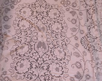 64x76&quot; Vintage Lace Tablecloth, Read Description