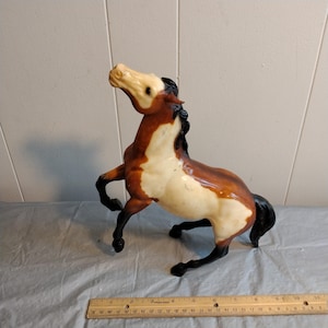 Vintage Bryer Horse, Brown Black and White, Look & Read Description