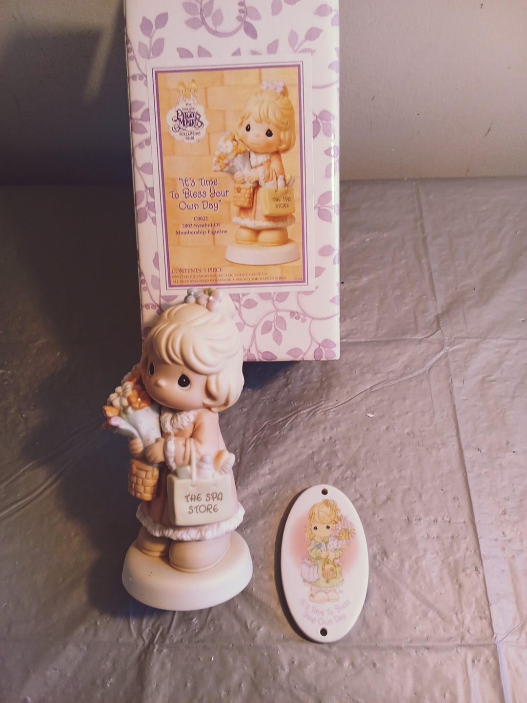 2pc 2002 & 2001 Enesco Precious Moments C0022 Membership Figurine